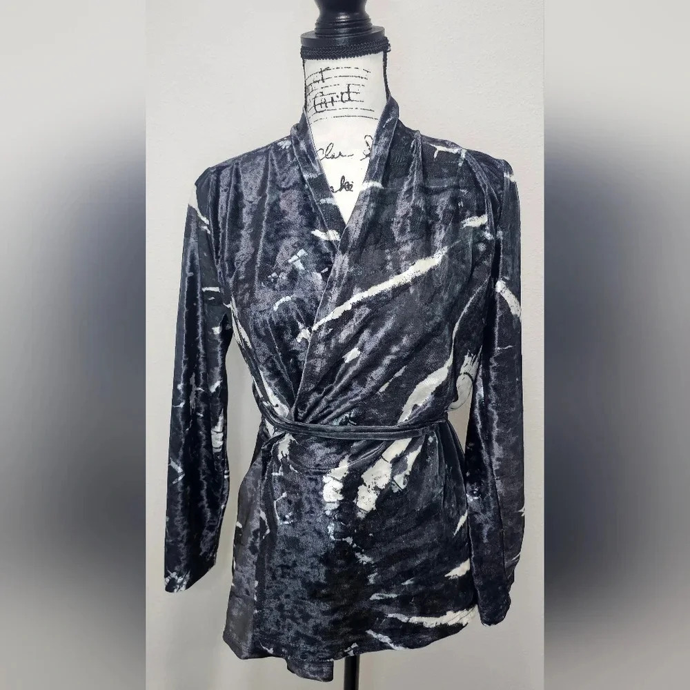 Lily By Firmiana Women's Crushes Velvet Tie Front Kimono Cardigan Size Small NWT